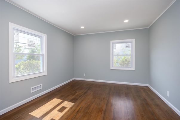 Empty room, Interior, Recessed Lighting, Wood Texture Flooring