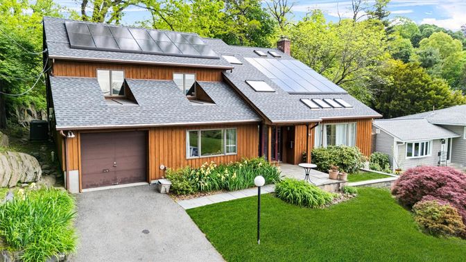 Attached, Exterior, Facade, Solar Panels, Cape Cod