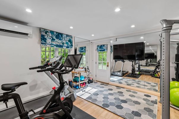 Fitness Equipment, Interior, Recessed Lighting, Wood Texture Flooring