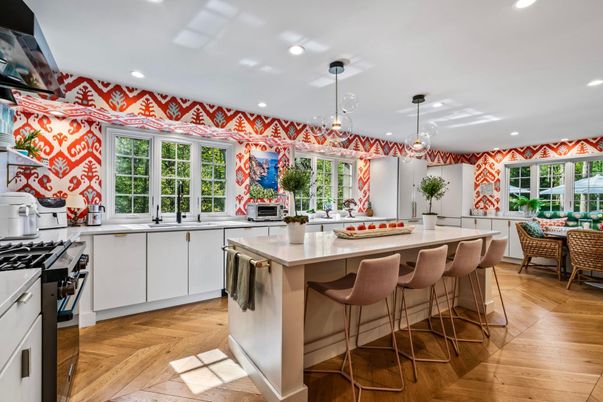 Dining room, Interior, Kitchen, Pendant Lights, Recessed Lighting, Wood Texture Flooring