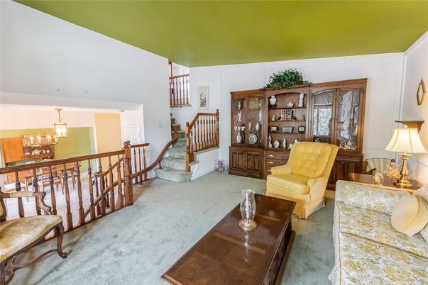 Chandelier, Interior, Living room