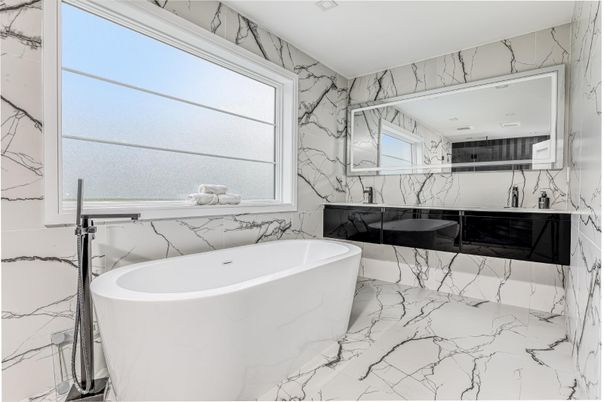 Bathroom, Free Standing Baths, Interior, Marble, Marble Walls