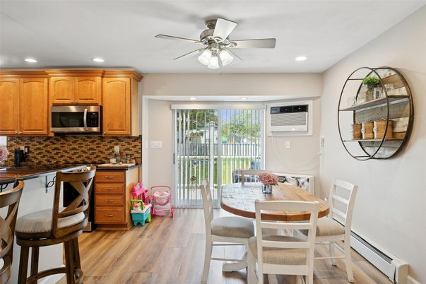 Dining room, Interior, Kitchen, Recessed Lighting, Wood Texture Flooring