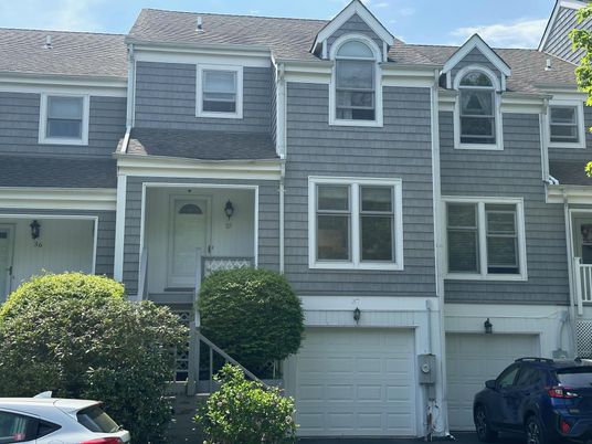 Attached, Exterior, Facade, Rowhouse