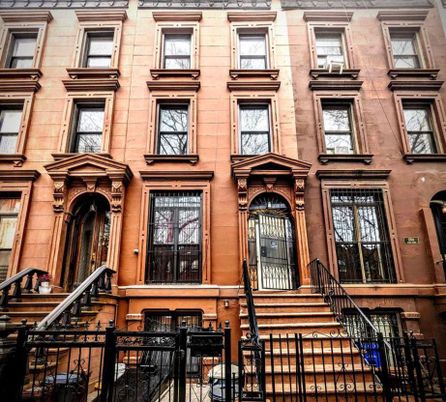 Exterior, Facade, Brownstone