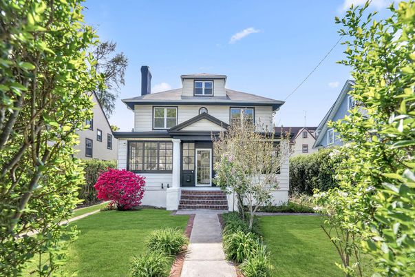 Exterior, Facade, American Foursquare