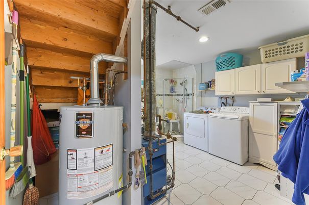 Interior, Recessed Lighting, Washer, Wooden Ceilings