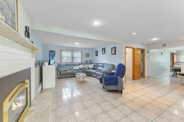 Fireplace, Interior, Living room, Recessed Lighting