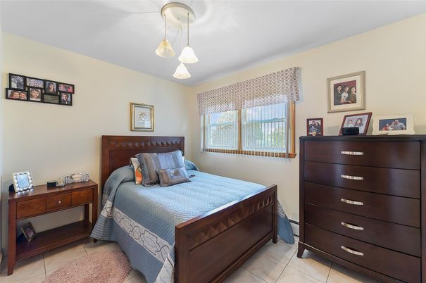 Bedroom, Interior, Pendant Lights