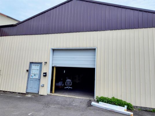 Detached Garage, Exterior