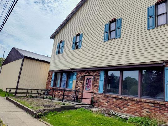 Exterior, Facade, Brick Facade, Farmhouse