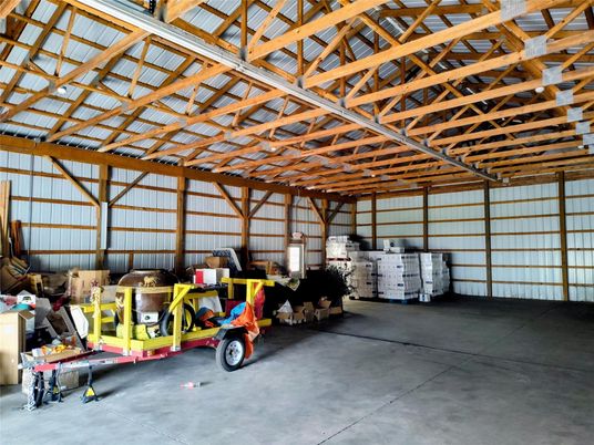 Garage, Interior, Wooden Beams