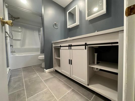 Bathroom, Interior, Recessed Lighting