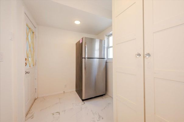 Interior, Kitchen, Marble, Recessed Lighting
