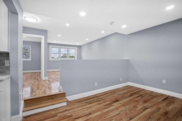 Empty room, Interior, Recessed Lighting, Wood Texture Flooring