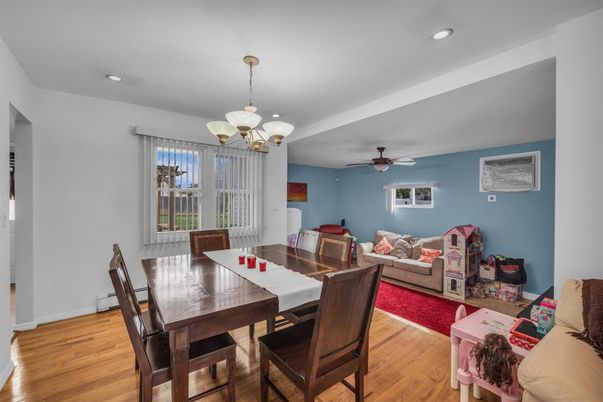 Dining room, Interior, Living room, Pendant Lights, Recessed Lighting, Wood Texture Flooring