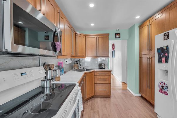 Interior, Kitchen, Recessed Lighting, Wood Texture Flooring