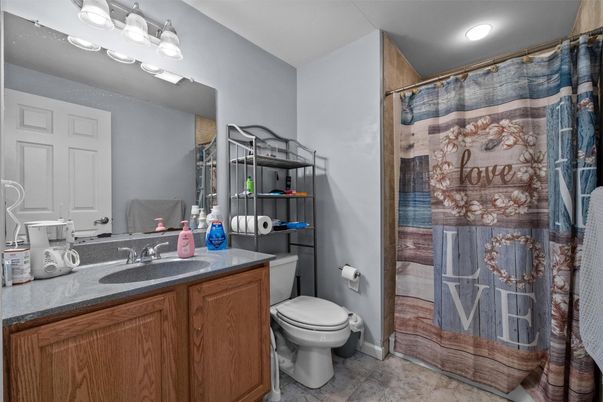 Bathroom, Interior, Recessed Lighting