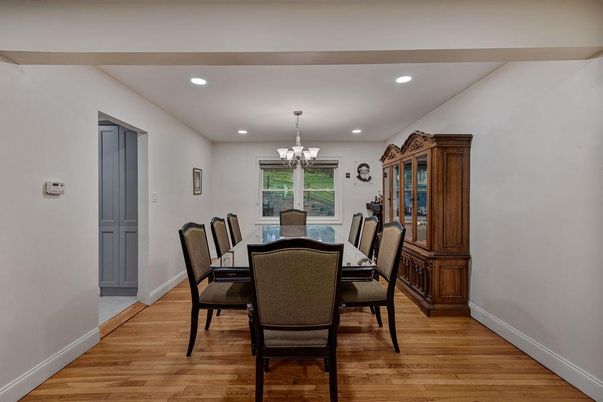 Chandelier, Dining room, Interior, Recessed Lighting, Wood Texture Flooring