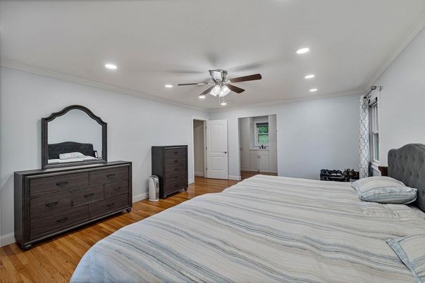 Bedroom, Interior, Recessed Lighting, Wood Texture Flooring