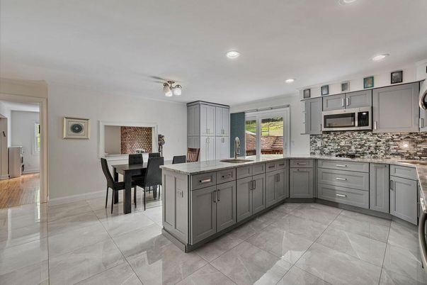 Dining room, Interior, Kitchen, Recessed Lighting, Stainless Steel Appliances