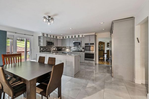 Dining room, Interior, Kitchen, Recessed Lighting, Stainless Steel Appliances