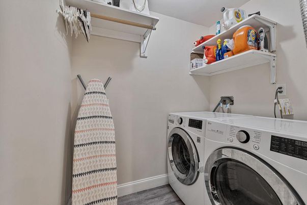 Interior, Washer, Wood Texture Flooring