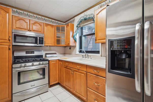 Interior, Kitchen, Stainless Steel Appliances