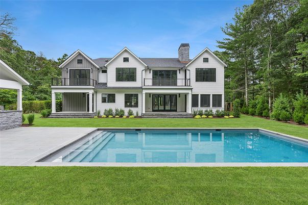 Backyard, Exterior, Facade, Pool, Farmhouse