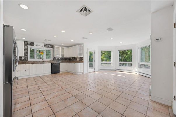Empty room, Interior, Kitchen, Recessed Lighting