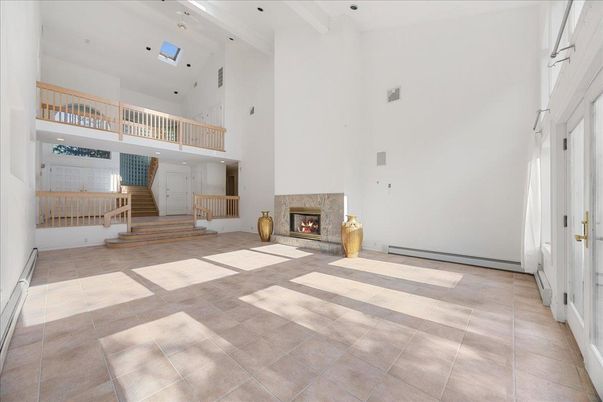 Fireplace, Interior, Recessed Lighting