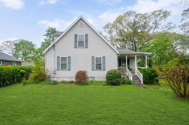 Backyard, Exterior, Facade, Farmhouse