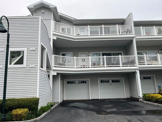 Attached, Exterior, Facade, Rowhouse