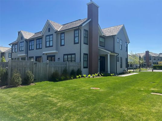 Backyard, Exterior, Facade, Queen Anne Victorian