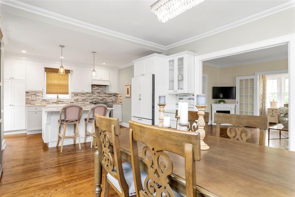 Dining room, Interior, Kitchen, Pendant Lights, Recessed Lighting, Wood Texture Flooring