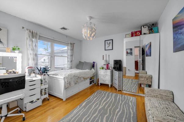 Bedroom, Interior, Pendant Lights, Wood Texture Flooring