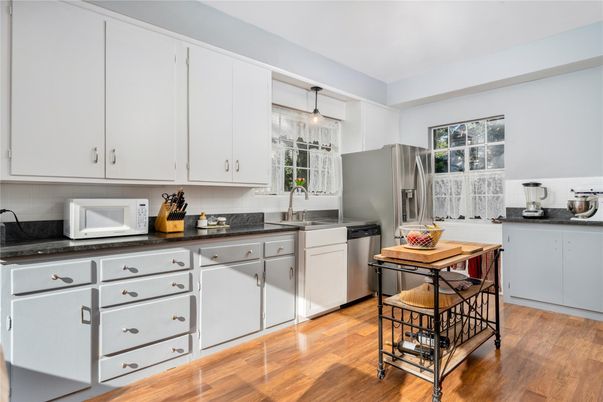 Interior, Kitchen, Pendant Lights, Wood Texture Flooring