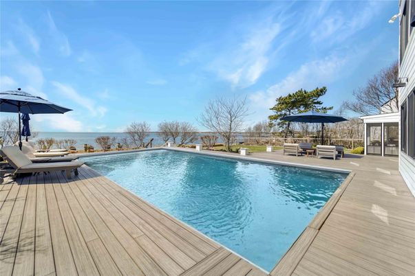 Exterior, Pool, Water