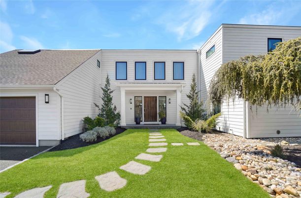 Attached, Exterior, Facade, Farmhouse