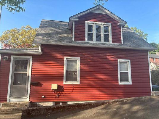 Exterior, Facade, Cape Cod