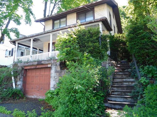 Attached, Exterior, Facade, American Foursquare