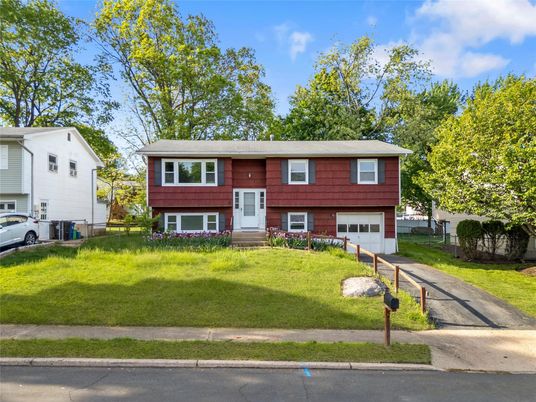Attached, Exterior, Facade, Raised Ranch