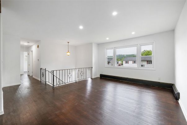 Interior, Pendant Lights, Recessed Lighting, Wood Texture Flooring