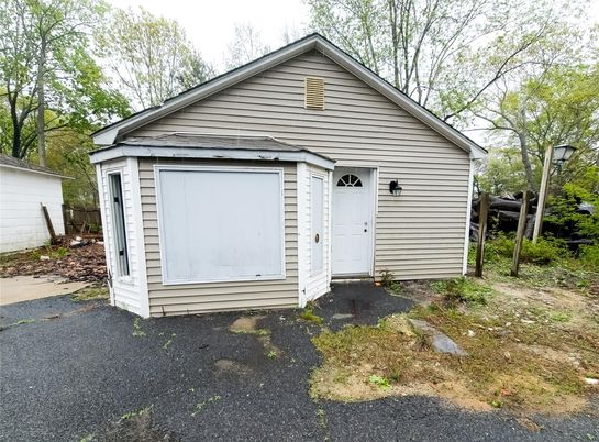 Detached Garage, Exterior