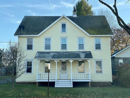 Exterior, Facade, Queen Anne Victorian