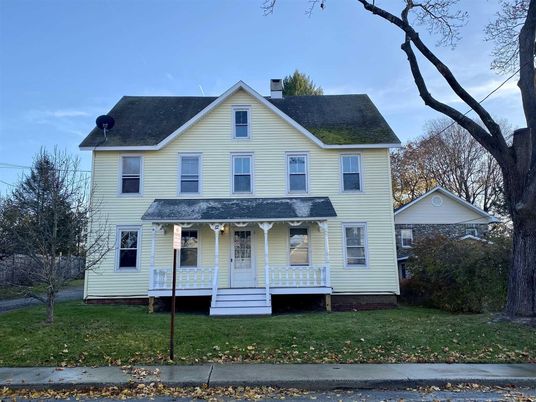 Exterior, Facade, Farmhouse