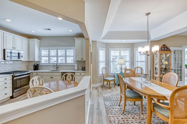 Chandelier, Dining room, Interior, Kitchen, Pendant Lights, Recessed Lighting, Wood Texture Flooring