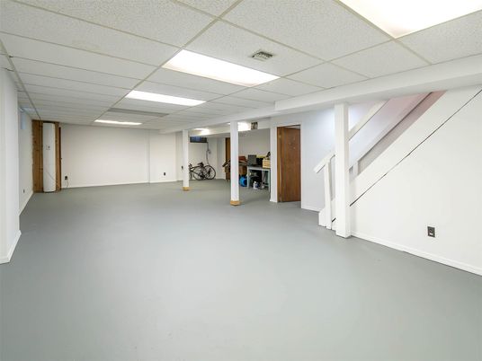 Empty room, Interior, Recessed Lighting