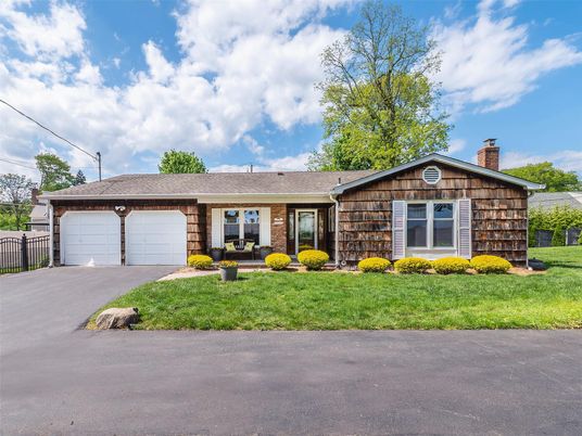 Attached, Exterior, Facade, Brick Facade, Ranch