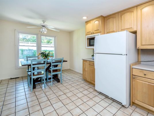 Dining room, Interior, Kitchen, Recessed Lighting
